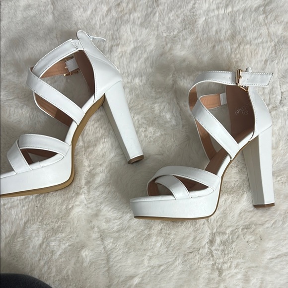 Elegant White High Heel Sandals - Picture 1 of 2